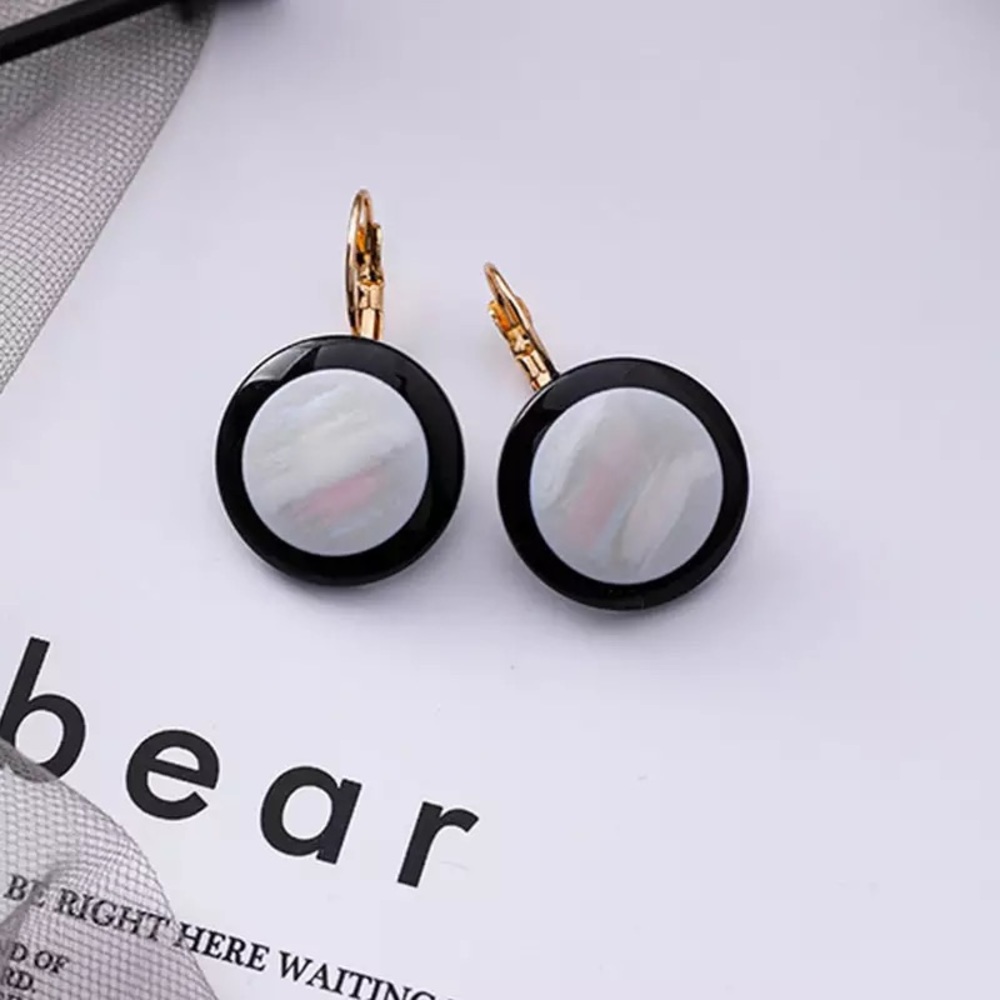 2 for $28-Vintage Shell Hoop Round Earrings
